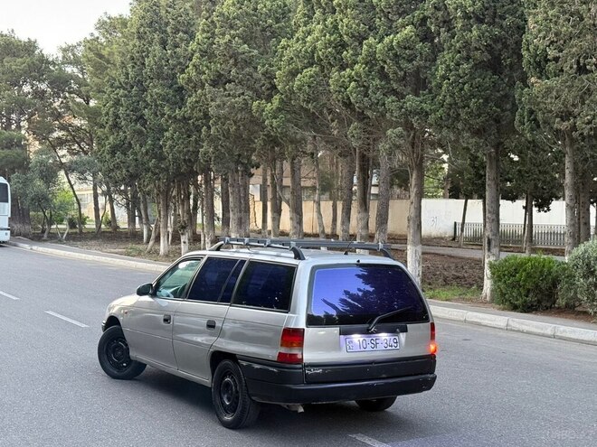 Opel Astra-10