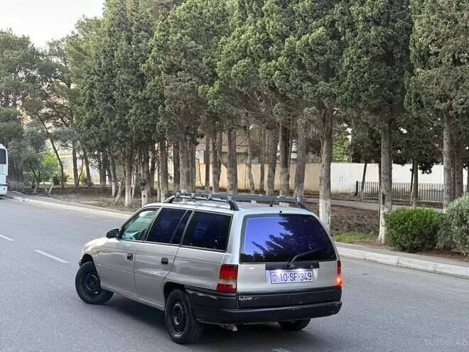 Opel Astra-13