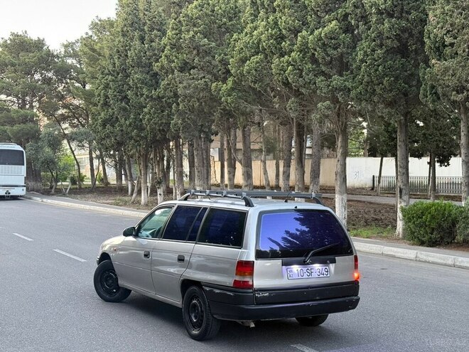 Opel Astra-14