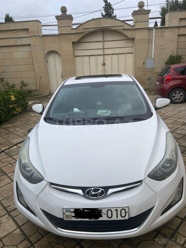 Hyundai Elantra-4