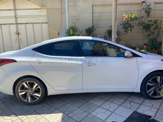 Hyundai Elantra-8
