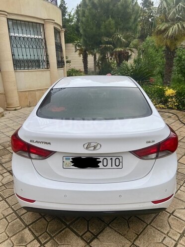 Hyundai Elantra-6