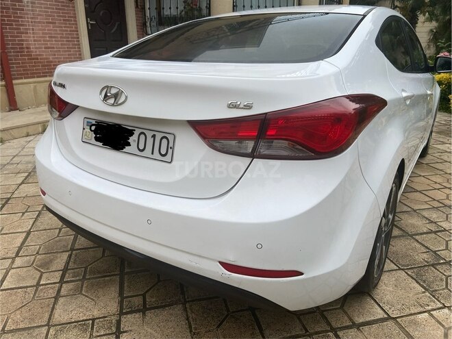 Hyundai Elantra-7