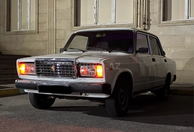 LADA (VAZ) 2107-2