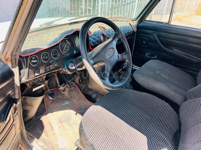 LADA (VAZ) 2106-7