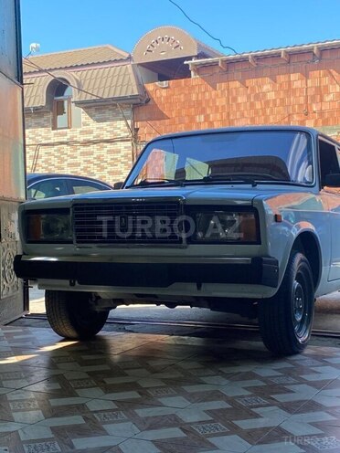 LADA (VAZ) 2107-1