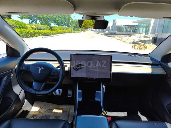 Tesla Model 3-2