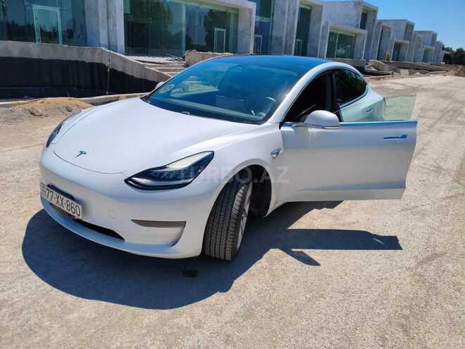 Tesla Model 3-4
