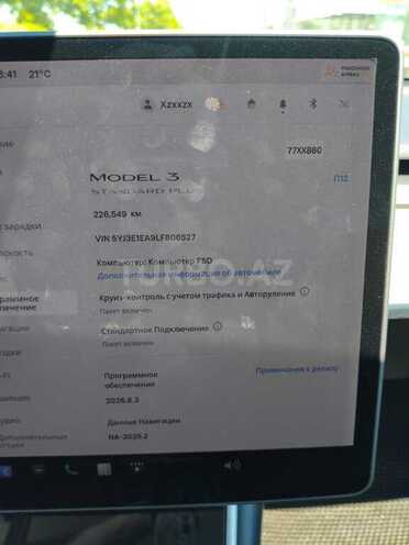 Tesla Model 3-15