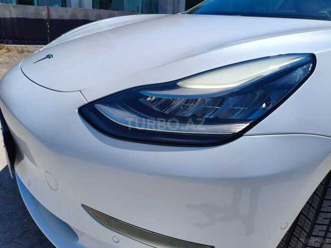 Tesla Model 3-17