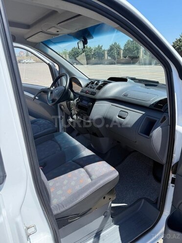 Mercedes Vito-12