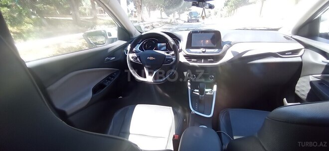 Chevrolet Onix-9
