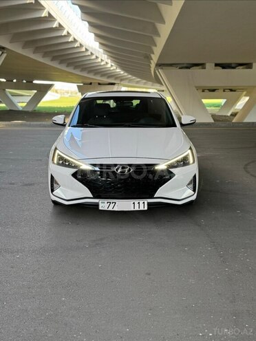 Hyundai Elantra-1