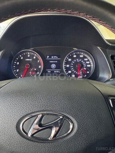 Hyundai Elantra-9