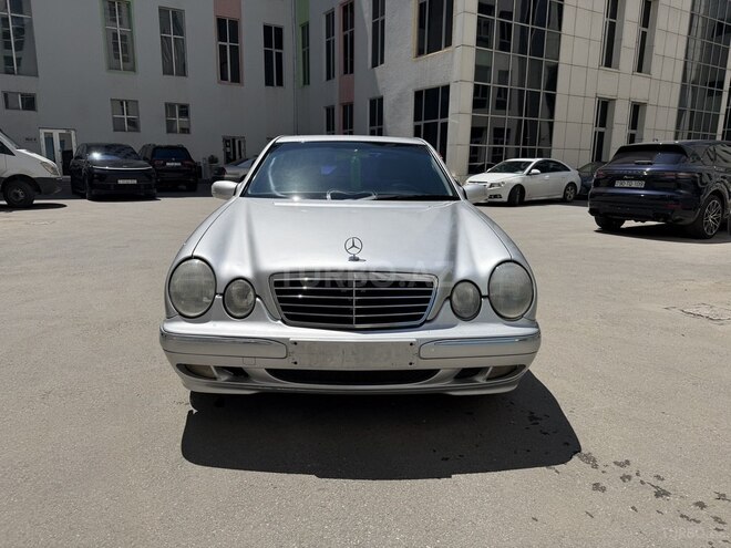 Mercedes E 270-2