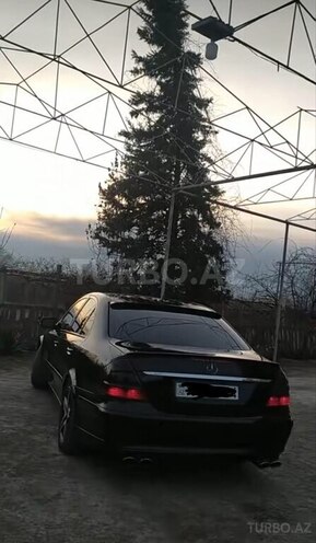 Mercedes E 220-2