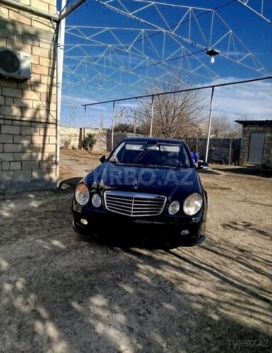 Mercedes E 220-1