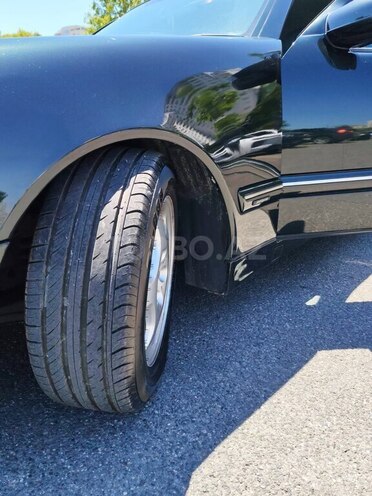 Mercedes E 240-5