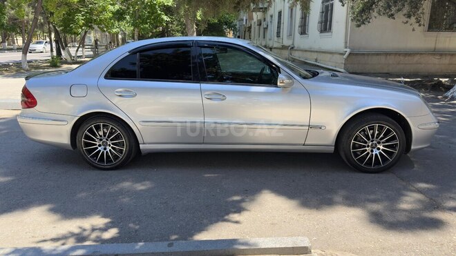 Mercedes E 220-3
