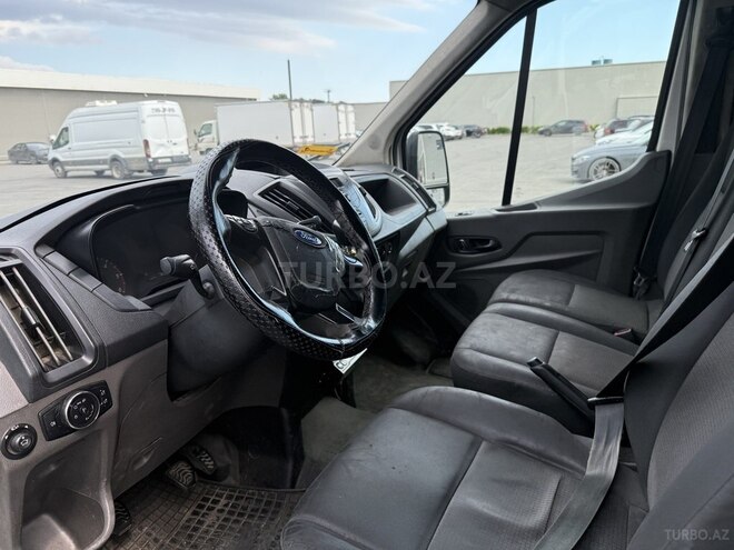 Ford Transit-5