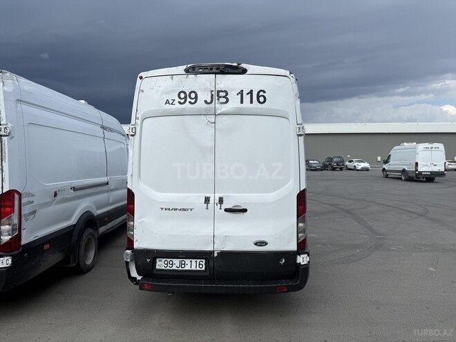 Ford Transit-3