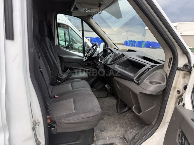 Ford Transit-8