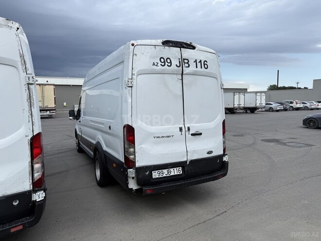 Ford Transit-11