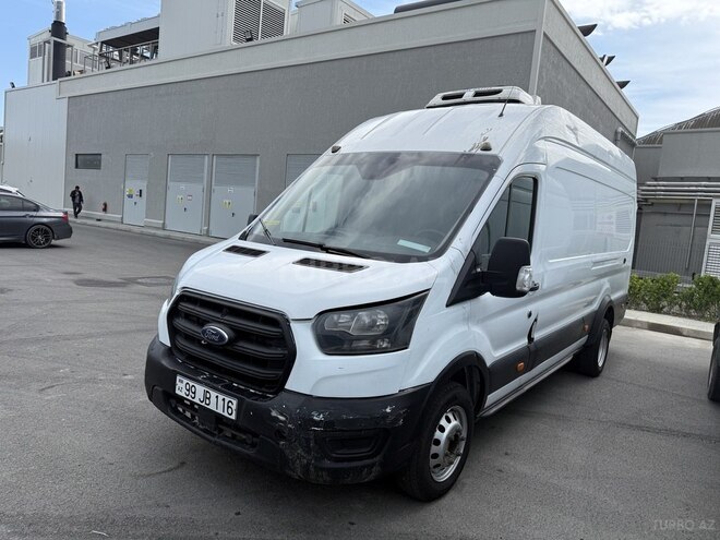 Ford Transit-9