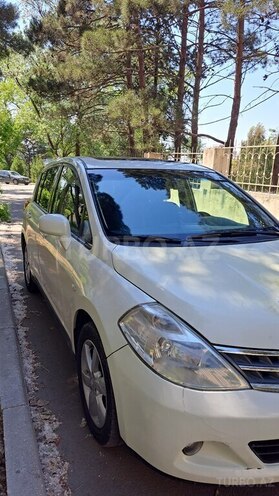 Nissan Tiida-6