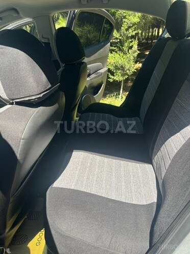 Chevrolet Cruze-12