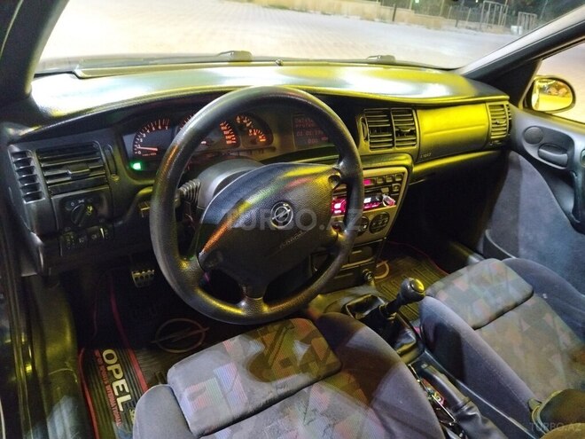 Opel Vectra-7