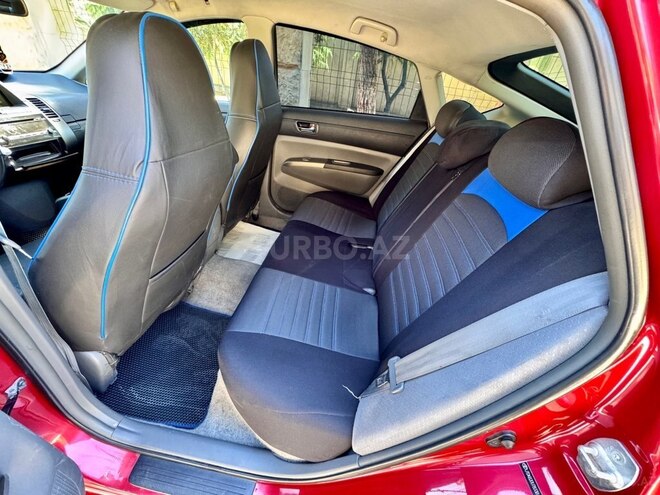 Toyota Prius-12