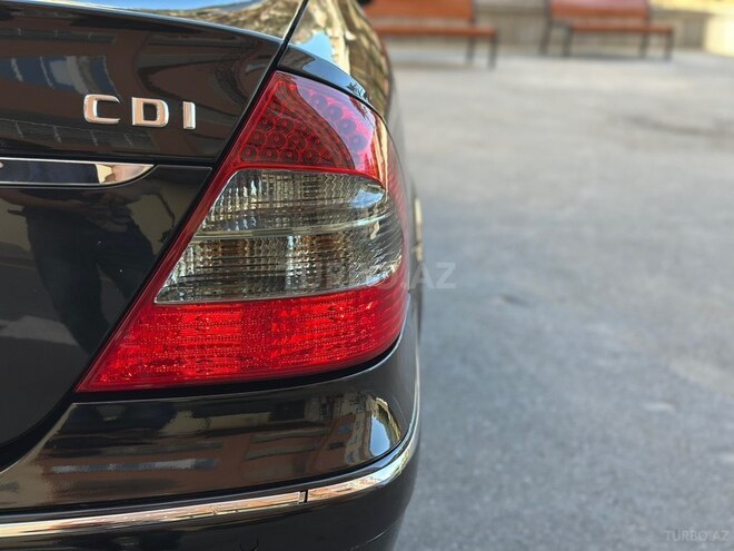 Mercedes E 220-13