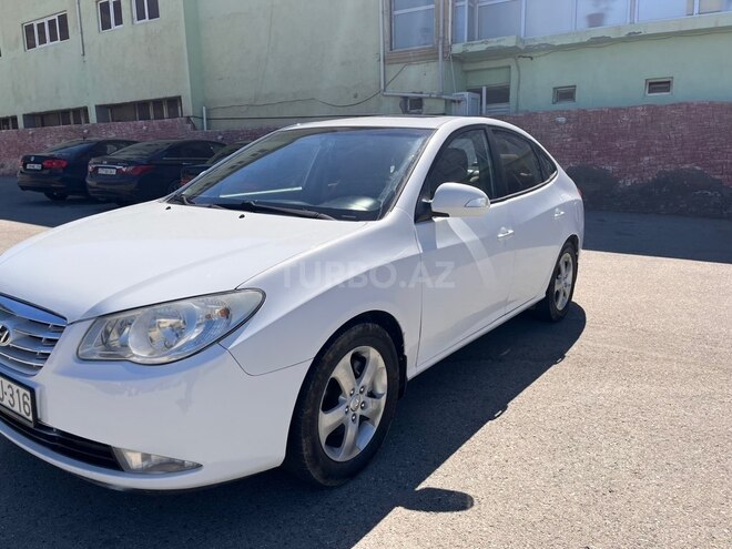 Hyundai Elantra-2