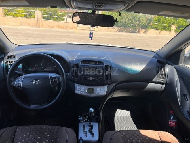 Hyundai Elantra-8