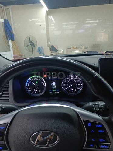 Hyundai Sonata-15