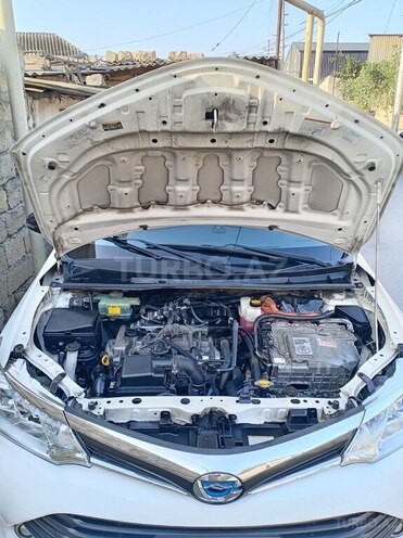 Toyota Corolla Fielder-5