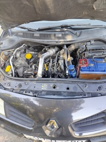 Renault Megane-11