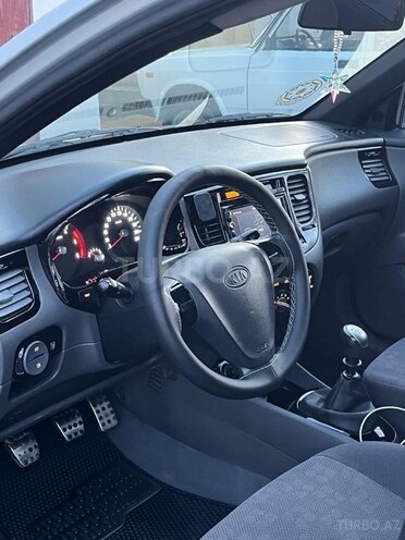 Kia Rio-8
