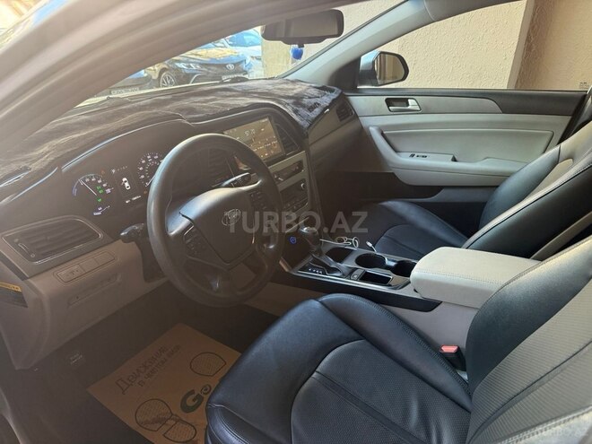 Hyundai Sonata-8