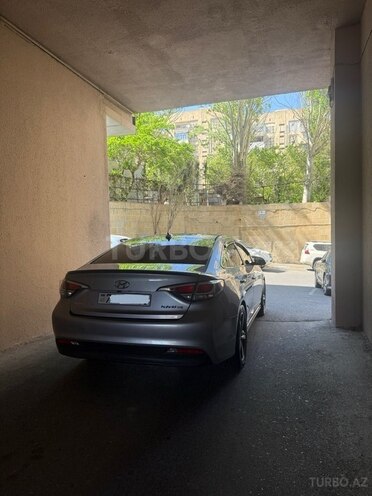 Hyundai Sonata-5
