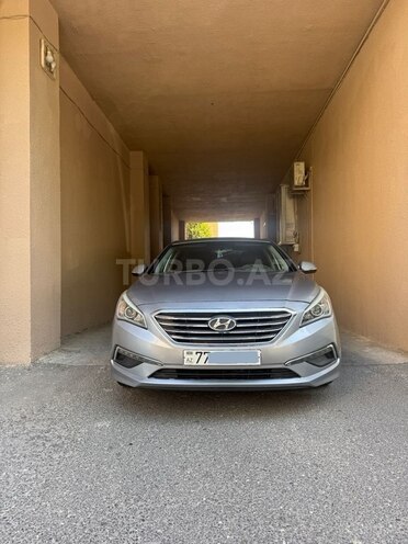 Hyundai Sonata-2