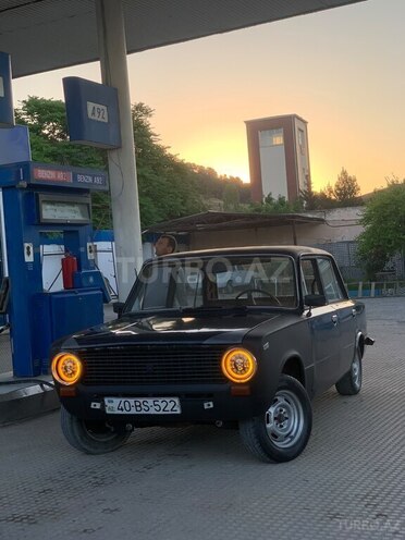 LADA (VAZ) 21011-1