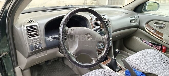 Nissan Maxima-5
