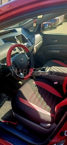Toyota Prius-8