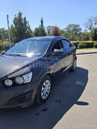 Chevrolet Aveo-3