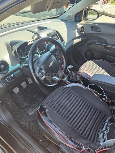 Chevrolet Aveo-5
