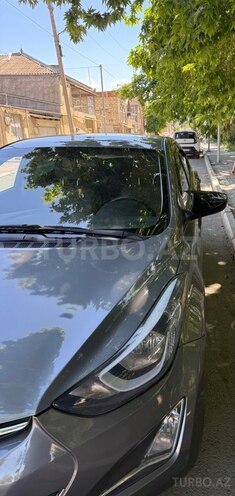 Hyundai Elantra-4