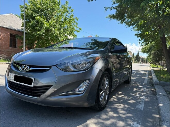 Hyundai Elantra-2