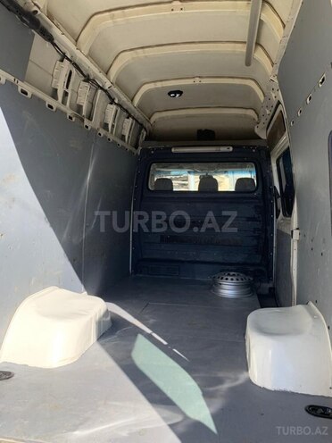 Volkswagen Crafter-8